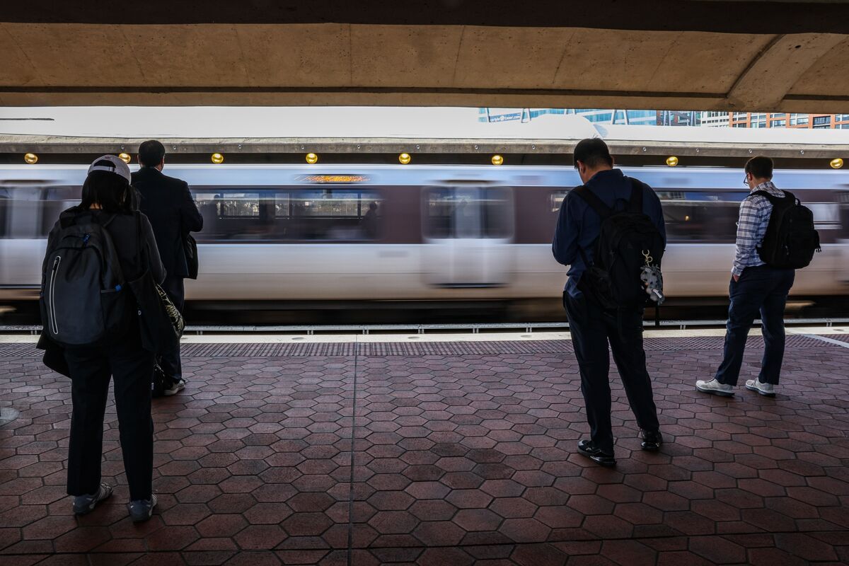 US Jobs Report Set to Reveal Solid Growth, Steady Unemployment Rate
