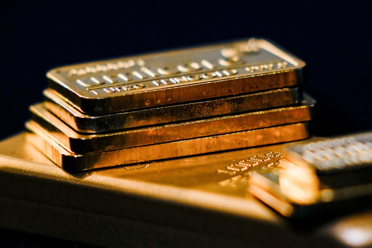 Gold Steady as US-Iran Clashes Dim Truce Prospects in Mideast