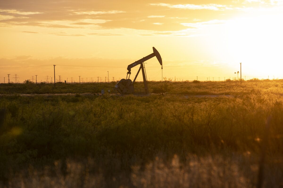 Oil Extends Advance, Asian Stocks Set to Decline: Markets Wrap