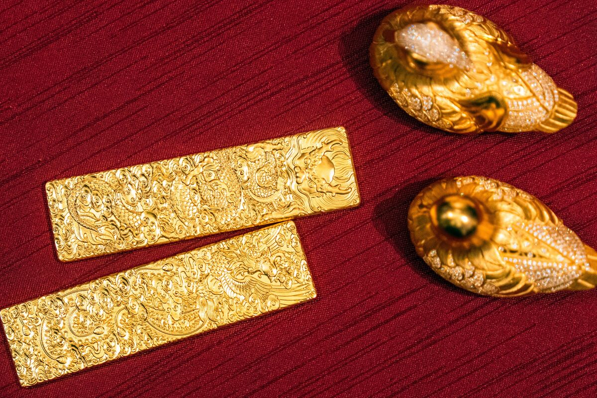 Laopu Gold’s Searing Rally Cools as Sales Slip, Bullion Falls