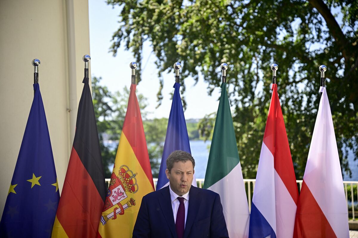 EU’s Economic Powers Strike Deal to Push Capital Markets Merger