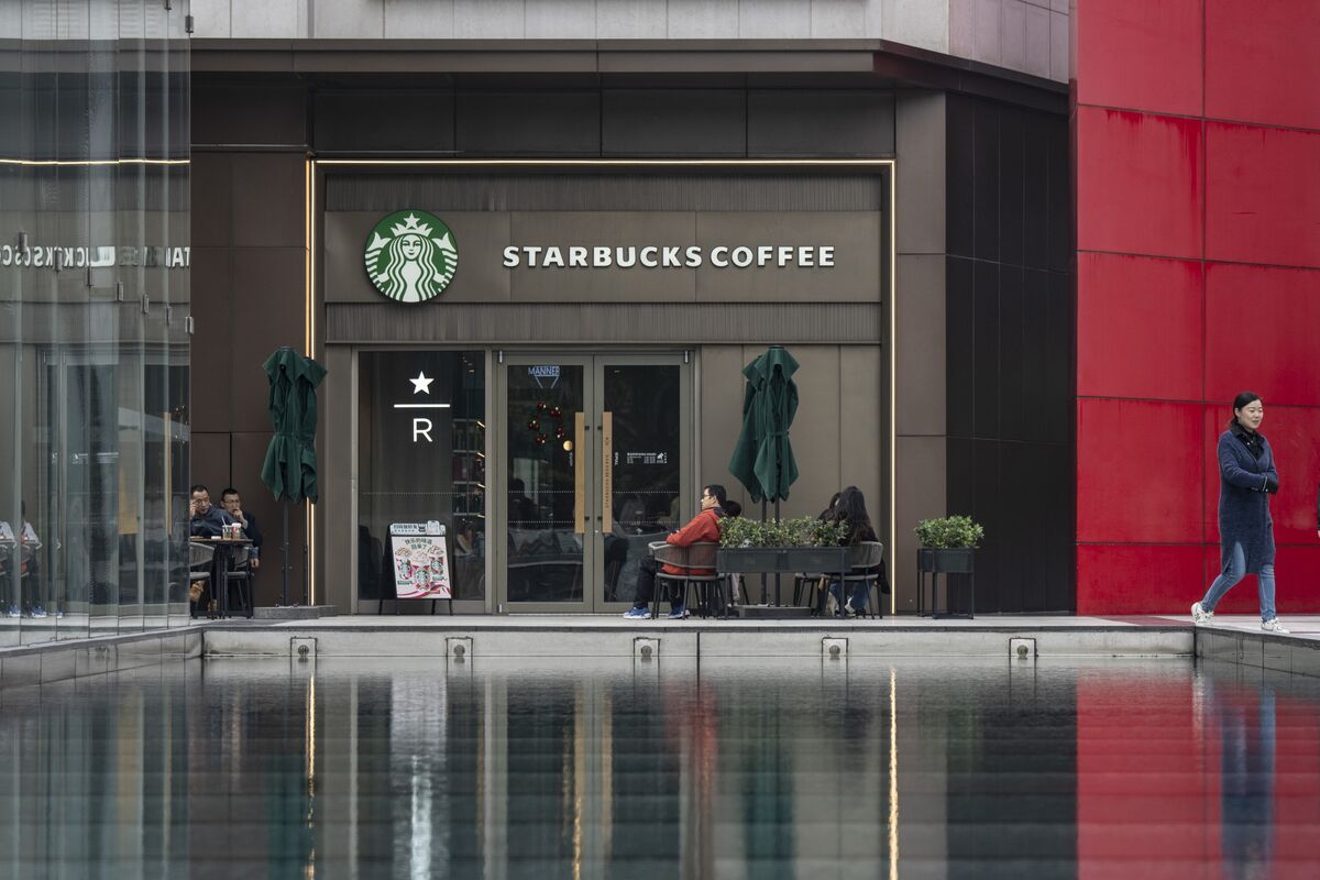 Starbucks Cuts UK, Hong Kong Office Jobs in Restructuring Effort