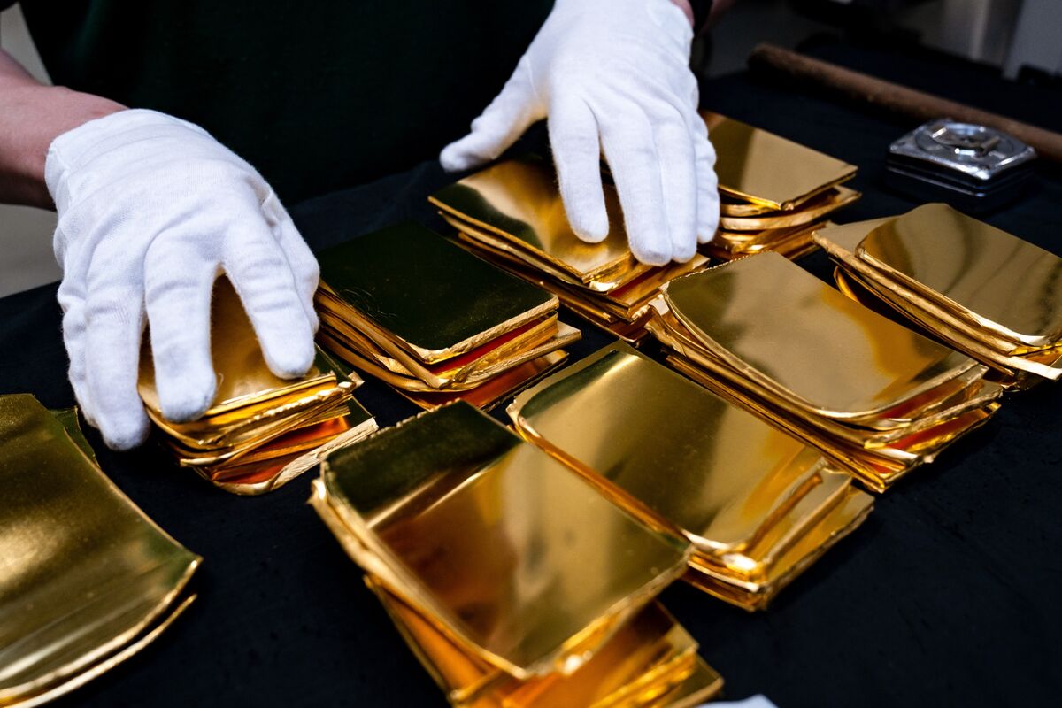Gold Steady as Traders Track Hormuz Stalemate, Inflation Risks