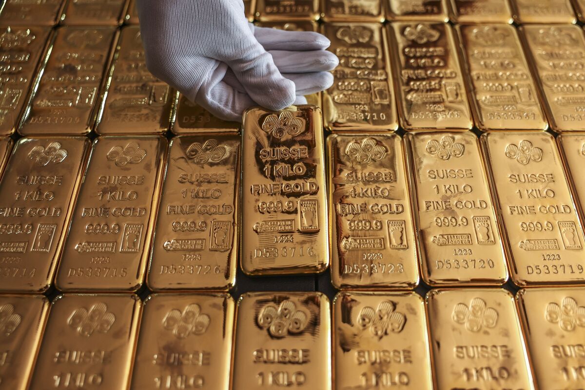 Gold Rises as Traders Weigh Potential to Revive US-Iran Talks