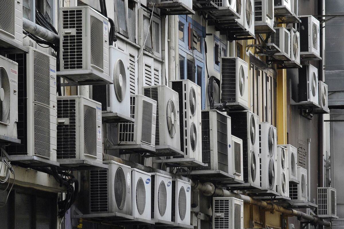 Singapore Government Offices Told to Rein in Air-Conditioning