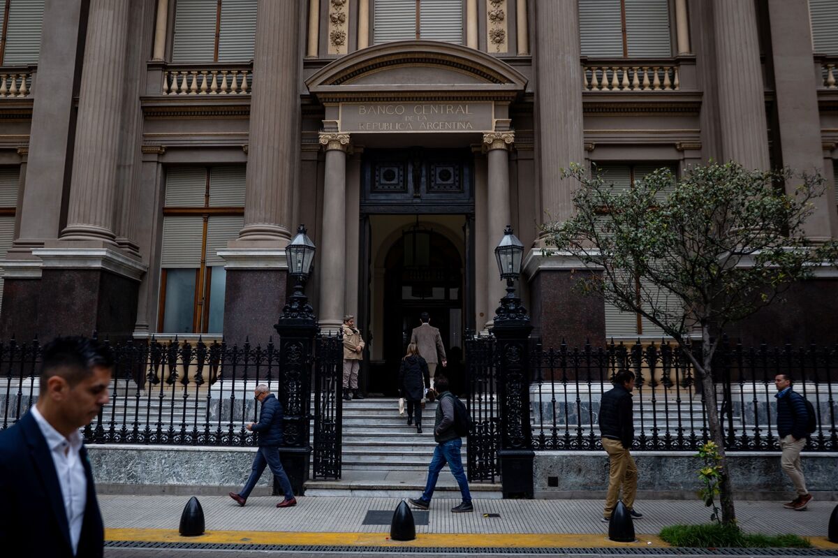 Argentina Pushes $6 Billion in Repo Maturities Past Election