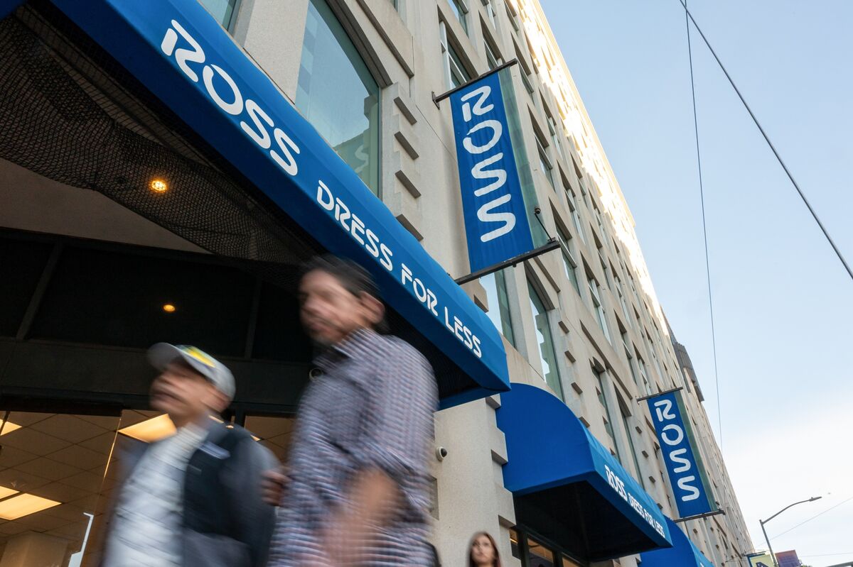Ross Raises Forecasts Amid Sales Surge, Record Same-Store Growth