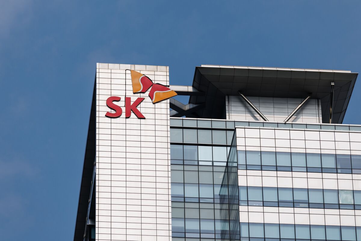 Korea Said to Prepare for Currency Flow From SK Hynix US Listing