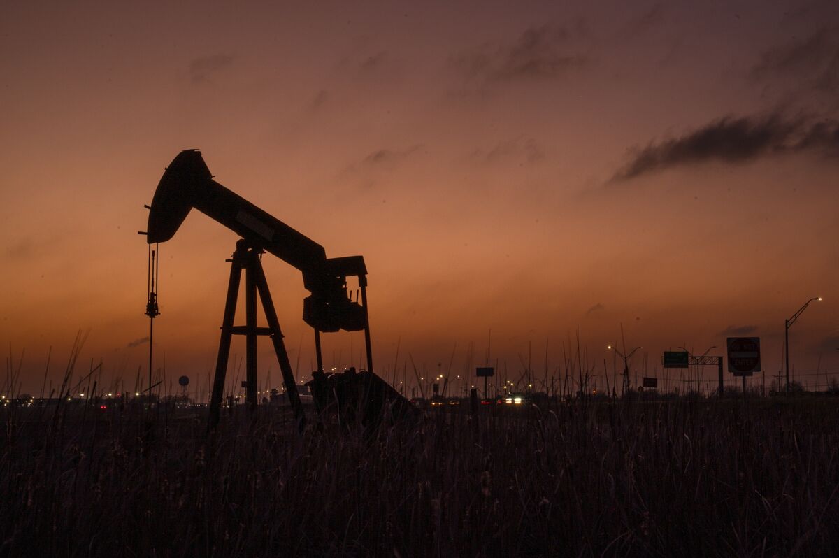 Oil Steadies as More Supply Flows Through Strait of Hormuz