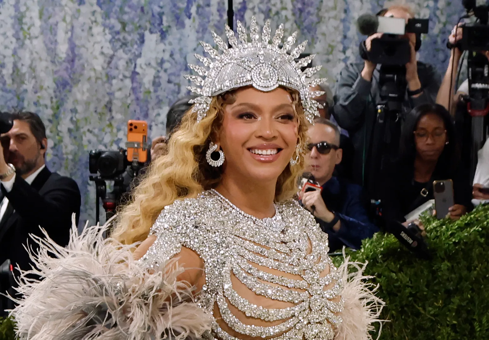 Beyoncé Releases New Song ‘Morning Dew (Donk)’ As Fourth Of July Surprise