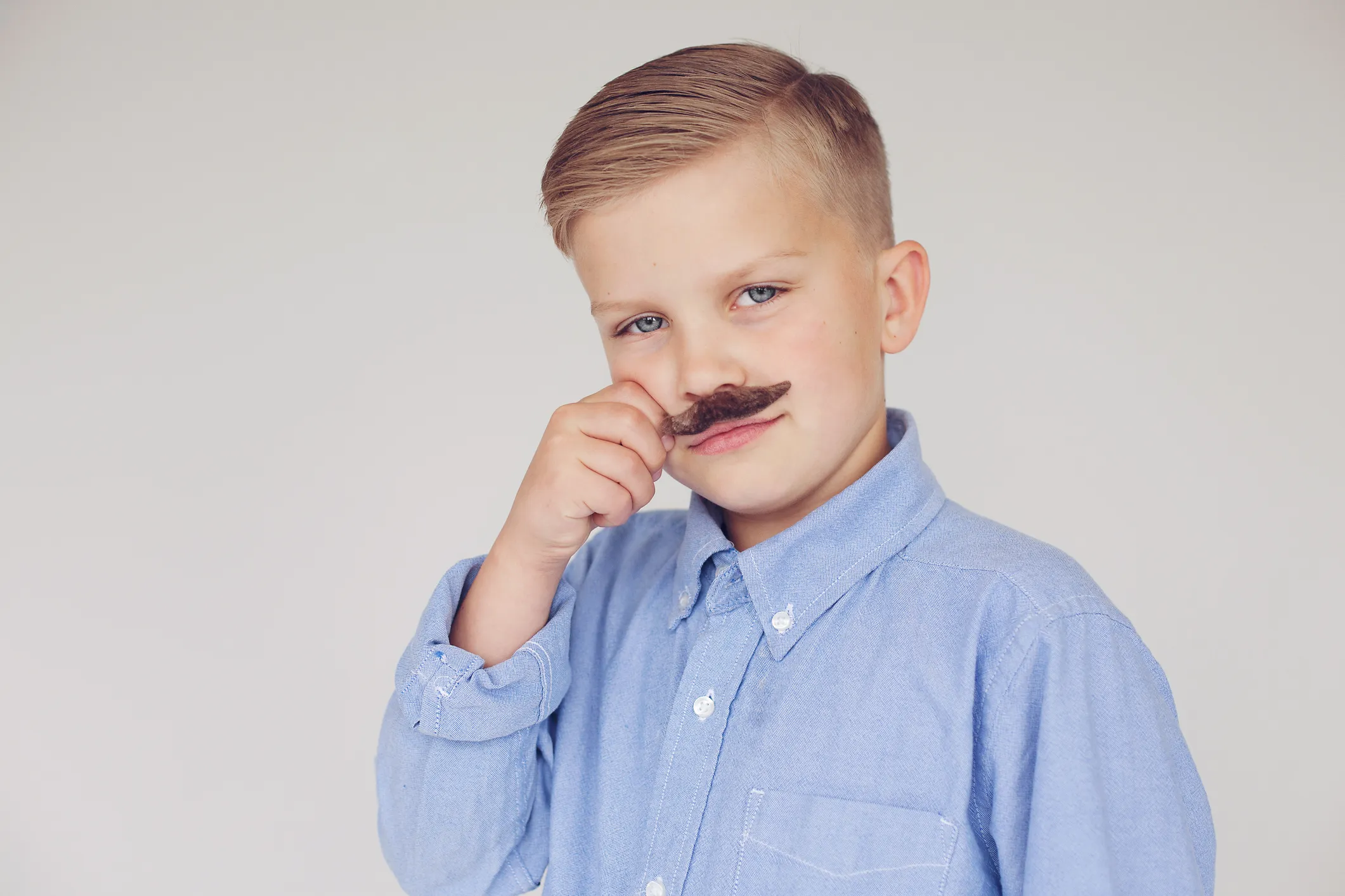 A Kid With a Fake Mustache Tricked an Online Age-Verification Tool