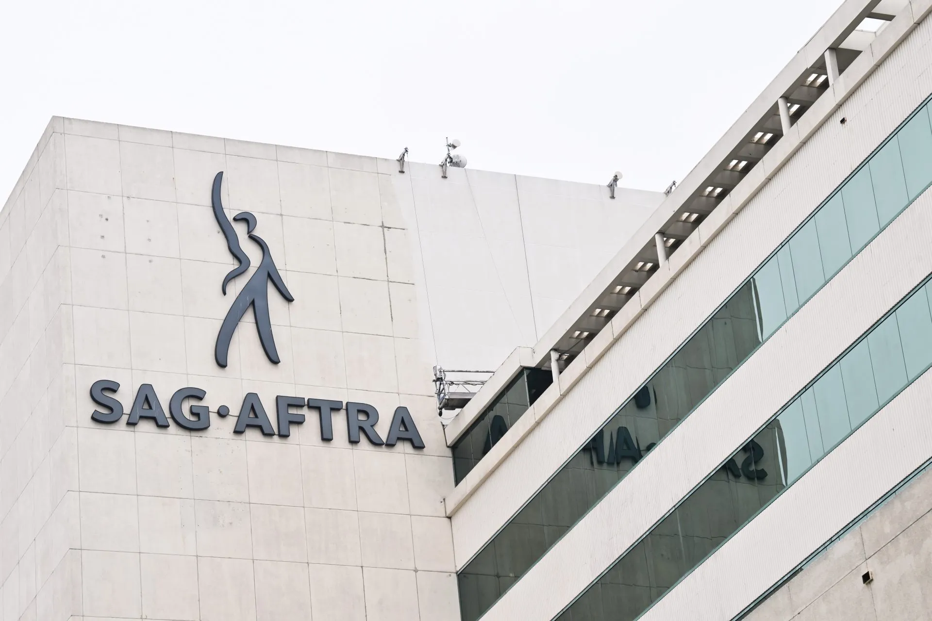 SAG-AFTRA Reaches Tentative Deal on Studio Contract