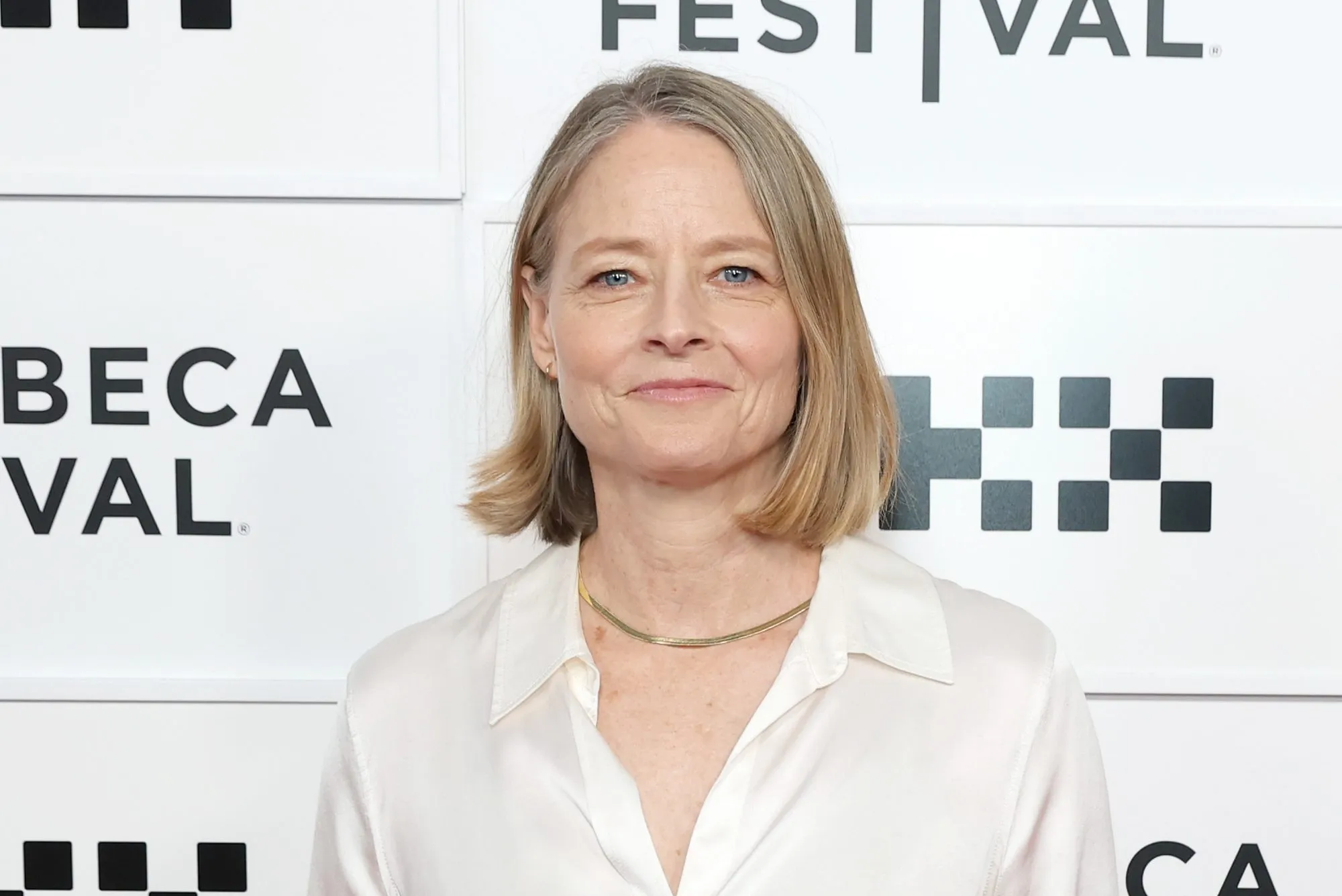 Jodie Foster Says Brad Pitt’s ‘F1’ Seemed Like It Was Made by AI and Written by a Computer: ‘Wasn’t It?’