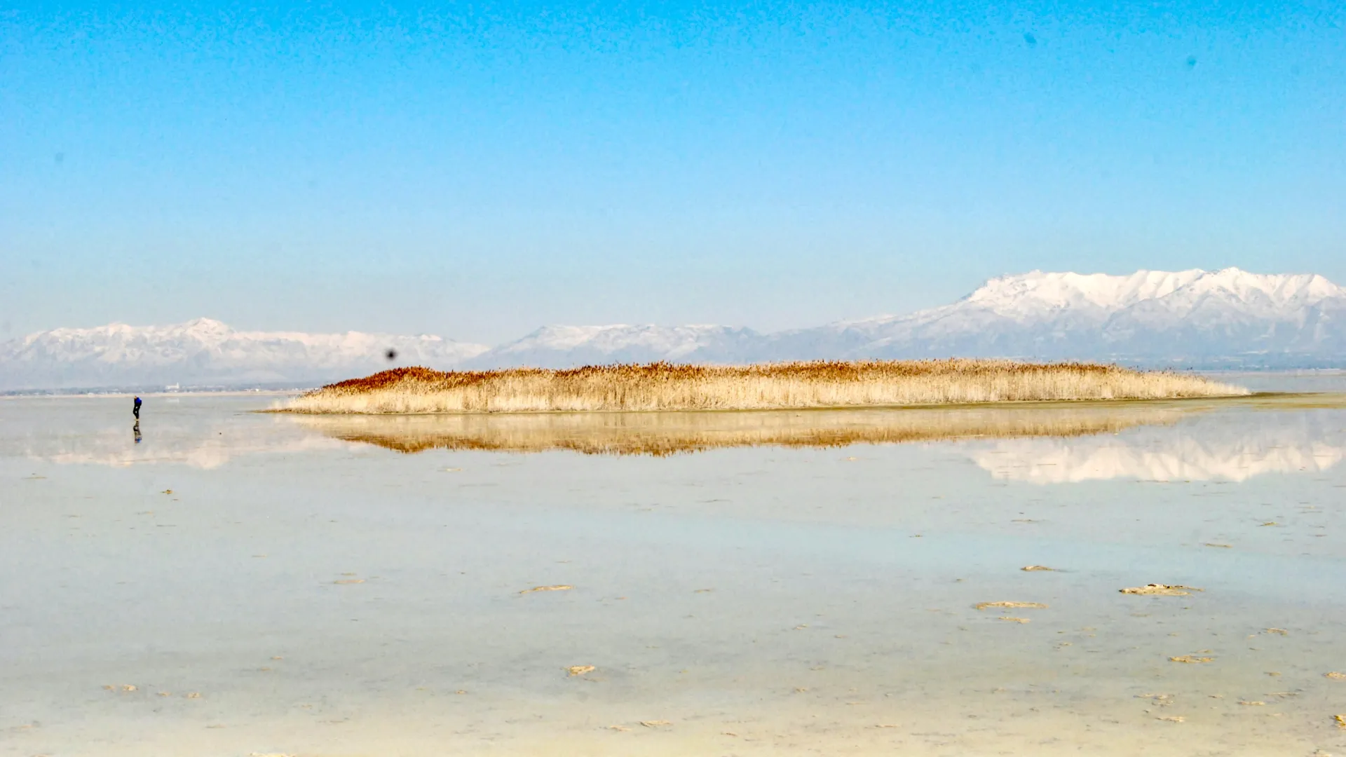 A massive freshwater reservoir is hiding under the Great Salt Lake