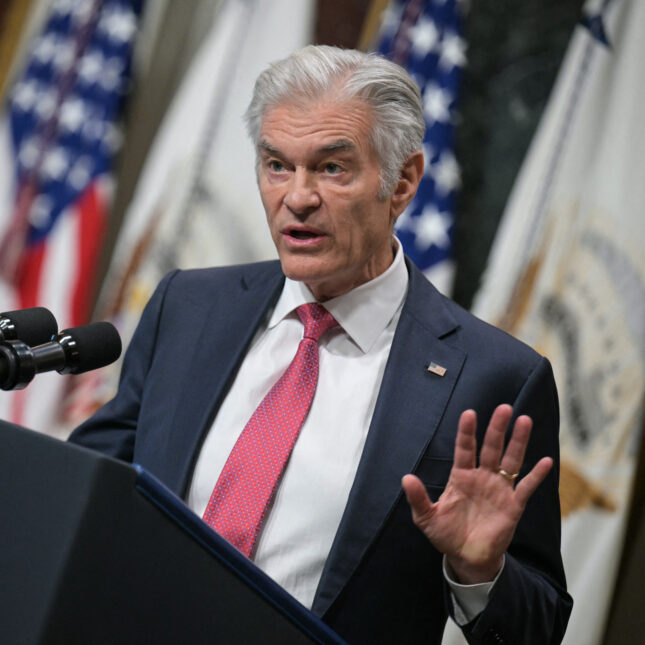 Congressional Democrats try to force a vote to end Medicare AI prior authorization pilot