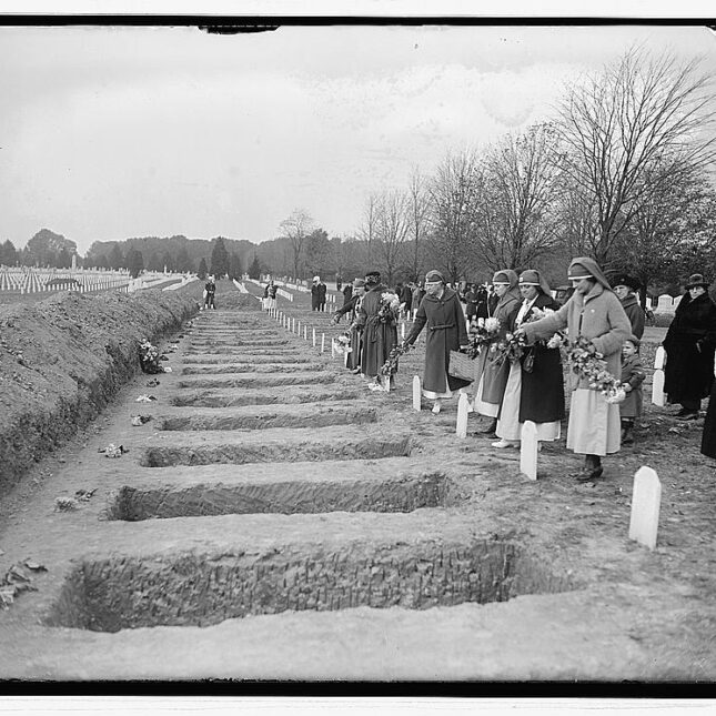 Opinion: Dropping the flu vaccine requirement puts U.S. military readiness at risk