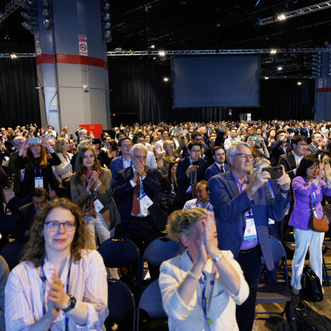 STAT+: A standing ovation for RevMed, and caution for Akeso