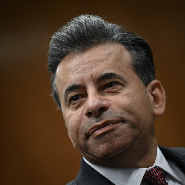 Trump reportedly plans to fire FDA Commissioner Makary
