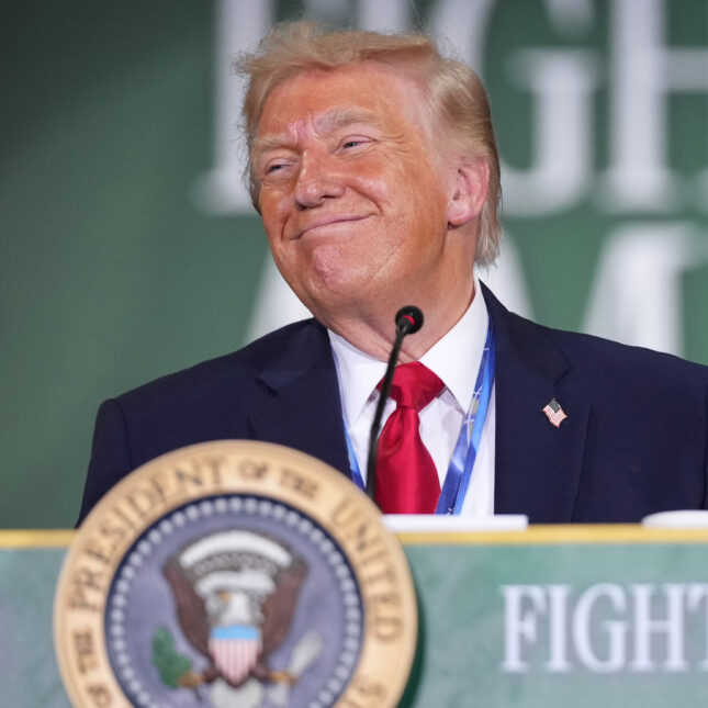Trump administration warns more than 500 hospitals to provide more price information or face fines
